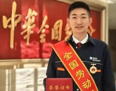 用雷锋精神点亮万家灯火——全国劳动模范、抚顺供电公司高湾供电所所长刘传波