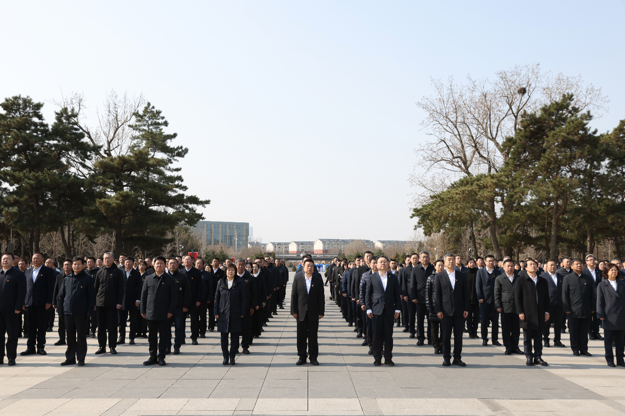 感悟精神伟力 接力奋斗征程——辽宁省退役军人事务厅与工商银行辽宁省分行联合开展“清明祭英烈”主题党日活动
